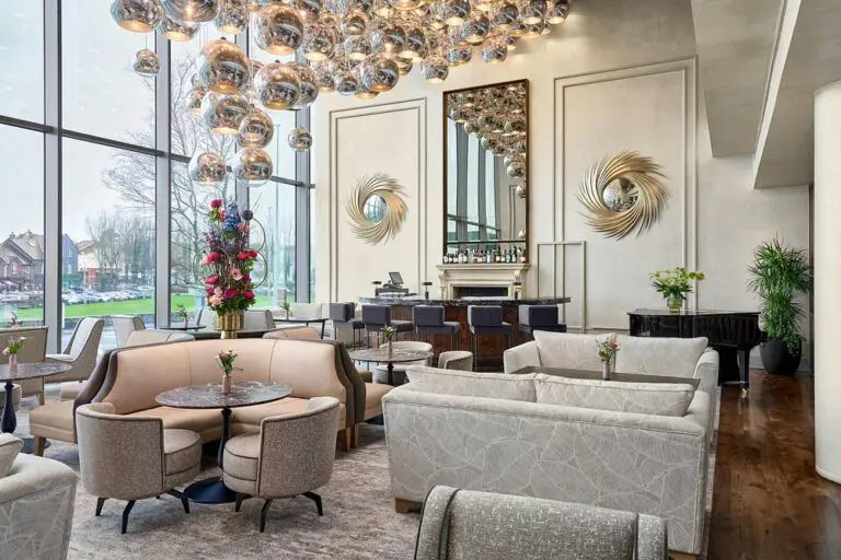 g hotel bar