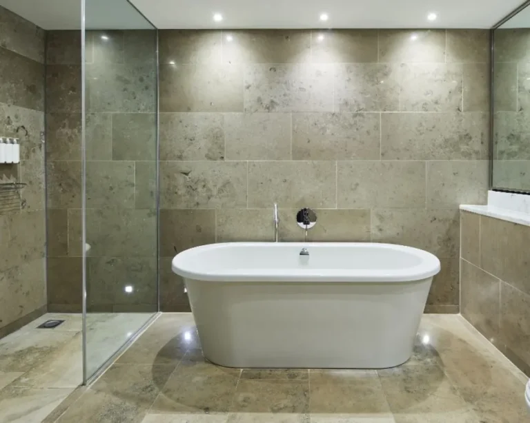 g hotel bathroom